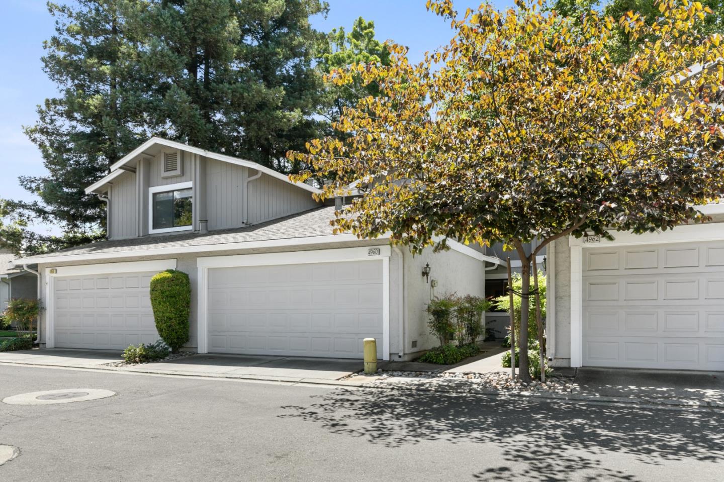 Detail Gallery Image 1 of 1 For 4960 Red Creek Dr, San Jose,  CA 95136 - 3 Beds | 2/1 Baths