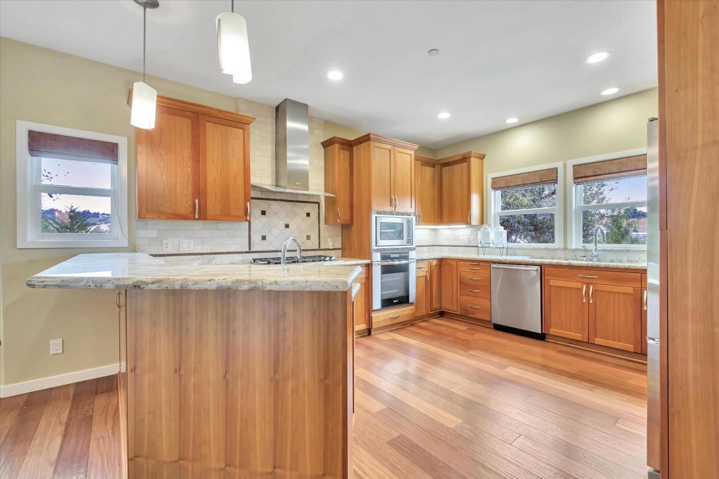 Detail Gallery Image 13 of 47 For 190 Red Fox Ridge, Watsonville,  CA 95076 - 4 Beds | 2/1 Baths