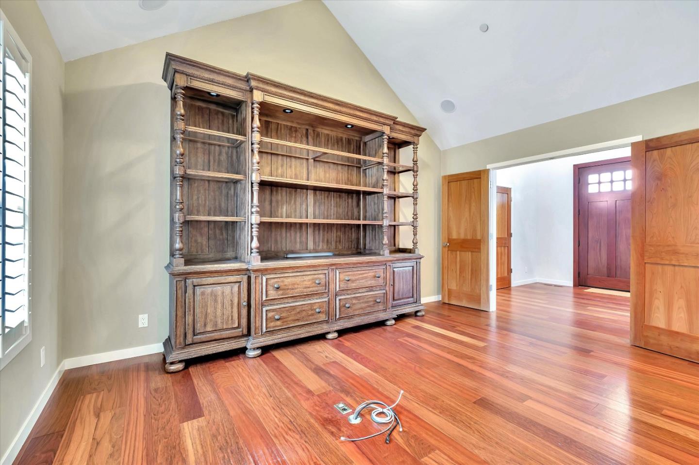 Detail Gallery Image 5 of 47 For 190 Red Fox Ridge, Watsonville,  CA 95076 - 4 Beds | 2/1 Baths