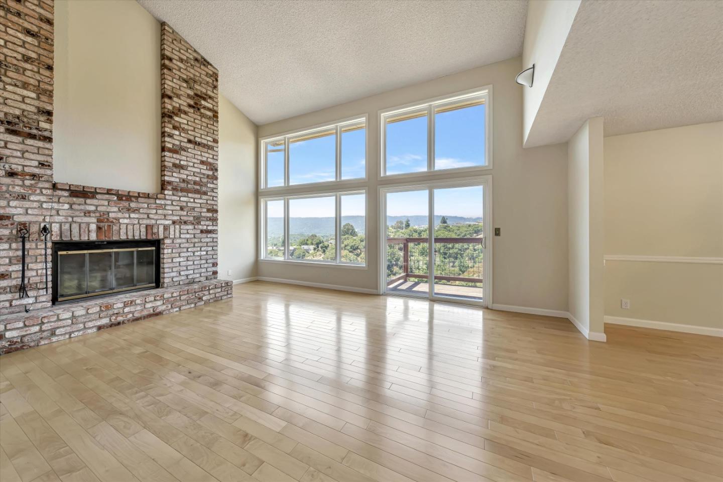 Detail Gallery Image 1 of 1 For 830 Cabot Ct, San Carlos,  CA 94070 - 3 Beds | 2/1 Baths