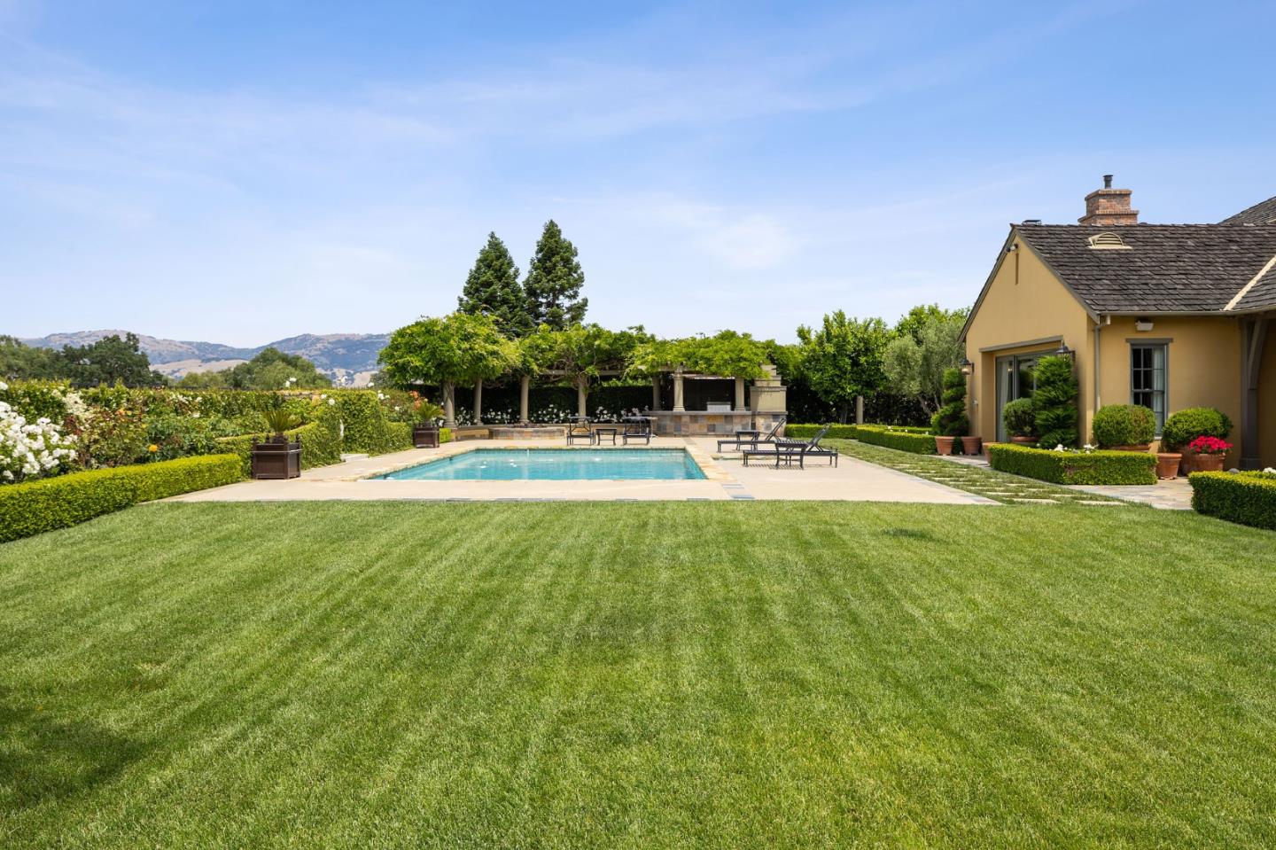 Detail Gallery Image 44 of 82 For 1305 Lions Peak Ln, San Martin,  CA 95046 - 4 Beds | 4/1 Baths