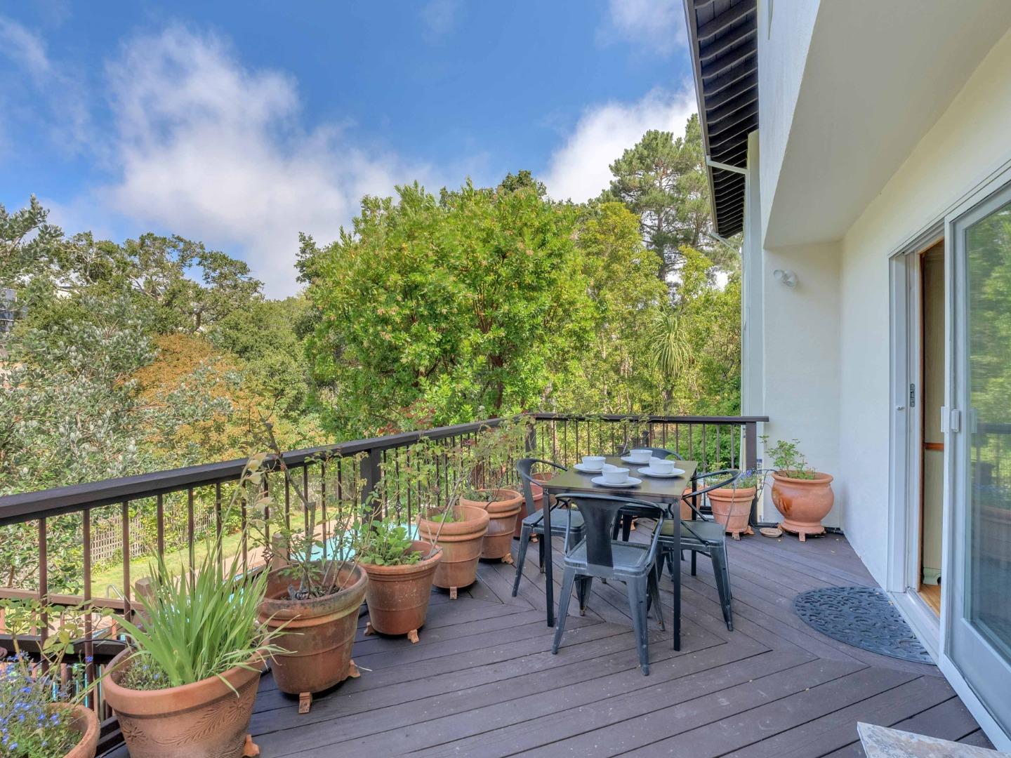 Detail Gallery Image 32 of 66 For 16 Tiptoe Ln, Burlingame,  CA 94010 - 3 Beds | 2/1 Baths