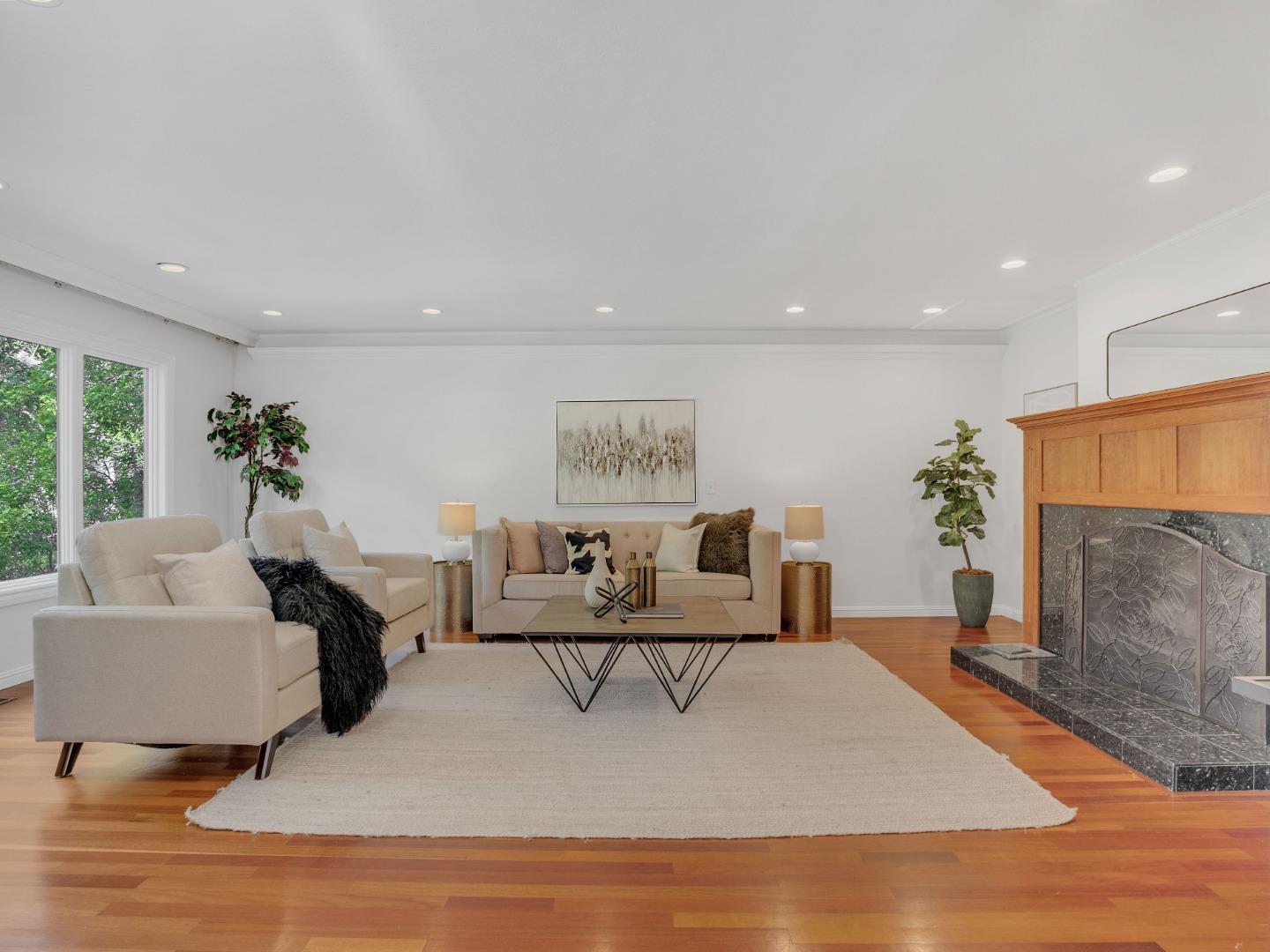 Detail Gallery Image 6 of 66 For 16 Tiptoe Ln, Burlingame,  CA 94010 - 3 Beds | 2/1 Baths