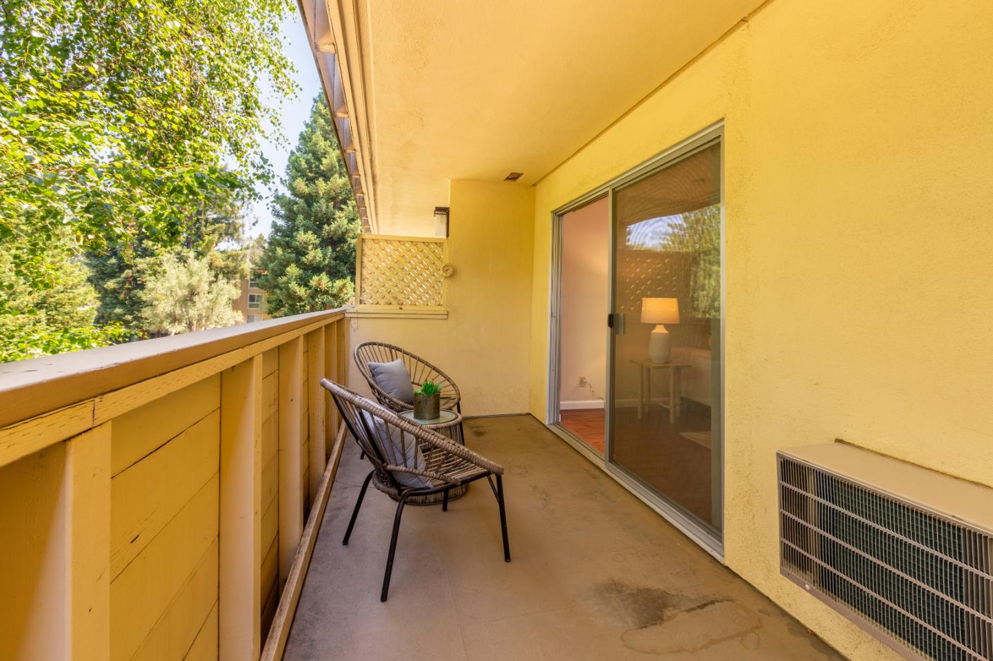 Detail Gallery Image 11 of 16 For 1033 Crestview Dr #209,  Mountain View,  CA 94040 - 2 Beds | 2 Baths