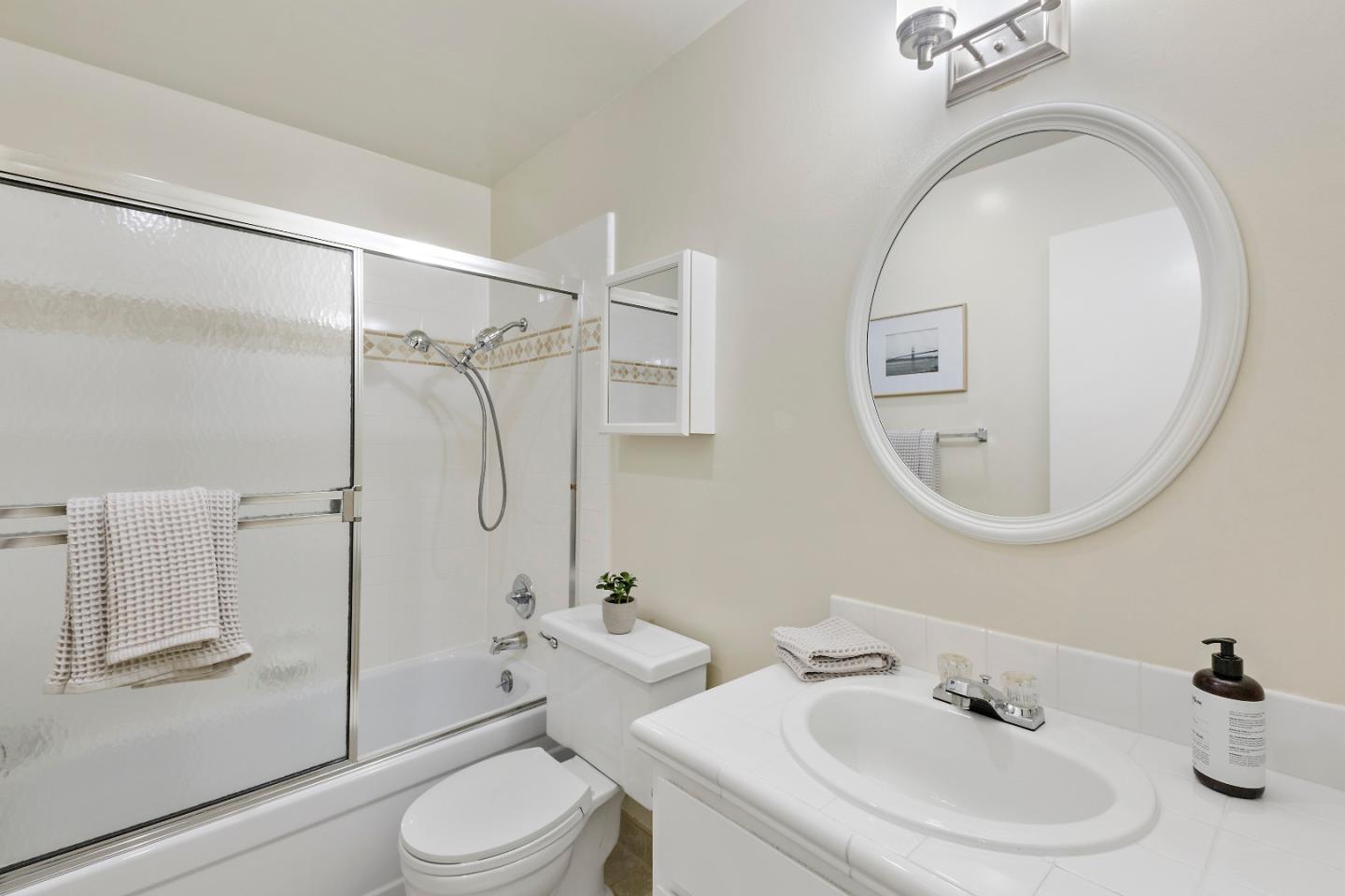 Detail Gallery Image 12 of 16 For 1033 Crestview Dr #209,  Mountain View,  CA 94040 - 2 Beds | 2 Baths