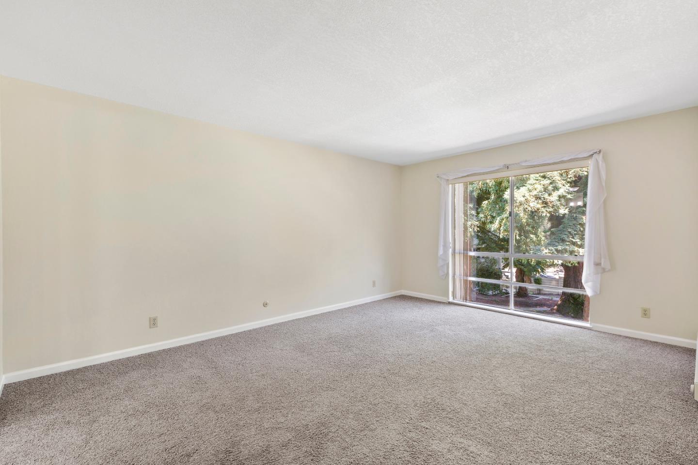 Detail Gallery Image 14 of 16 For 1033 Crestview Dr #209,  Mountain View,  CA 94040 - 2 Beds | 2 Baths