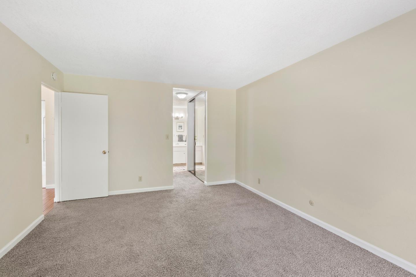 Detail Gallery Image 15 of 16 For 1033 Crestview Dr #209,  Mountain View,  CA 94040 - 2 Beds | 2 Baths