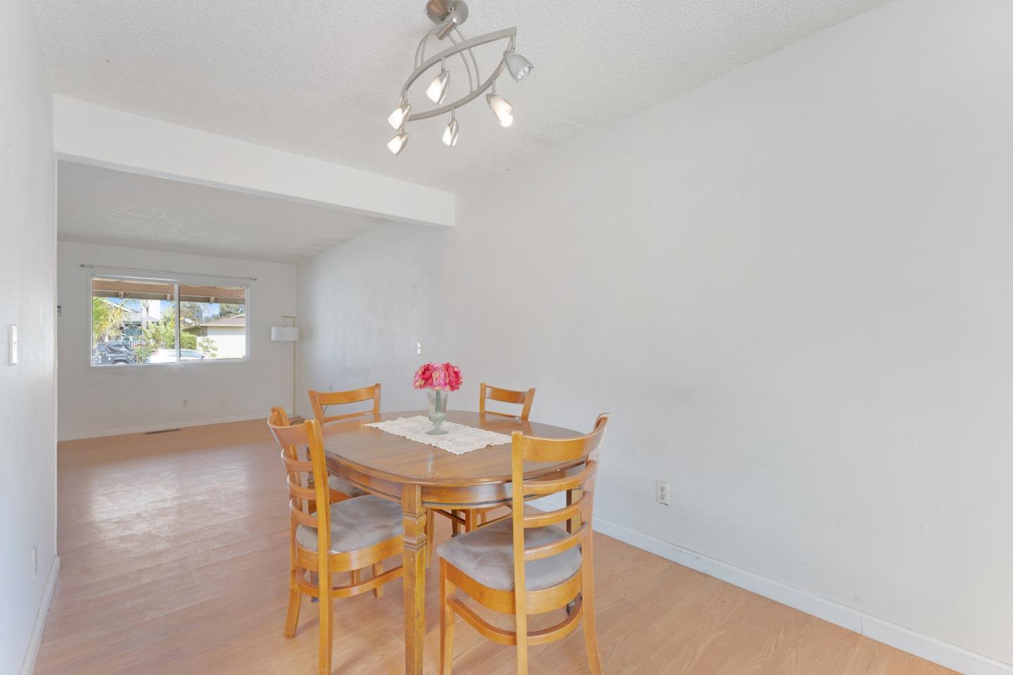 Detail Gallery Image 8 of 26 For 225 Heath St, Santa Cruz,  CA 95060 - 3 Beds | 1/1 Baths