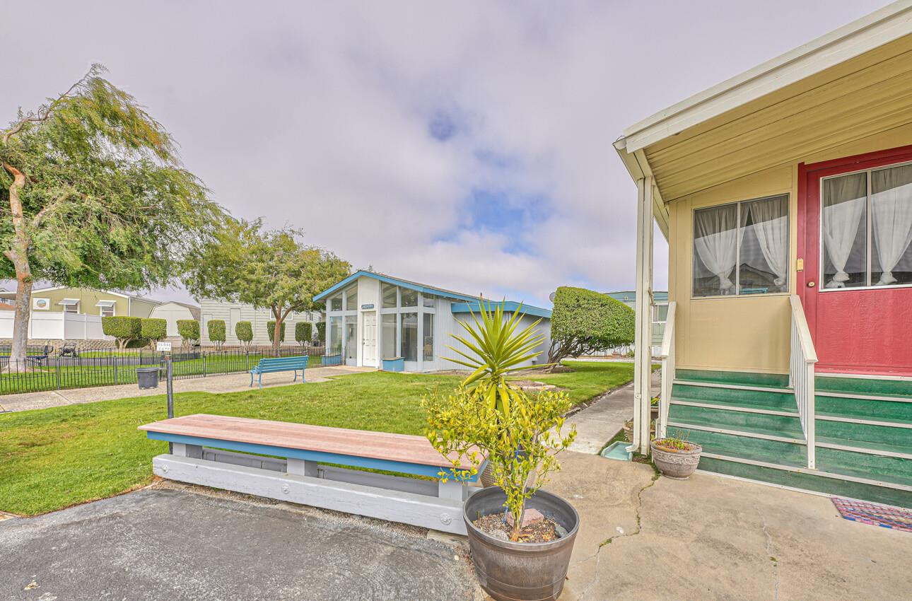 Detail Gallery Image 27 of 39 For 150 Kern St #113,  Salinas,  CA 93905 - 2 Beds | 2 Baths