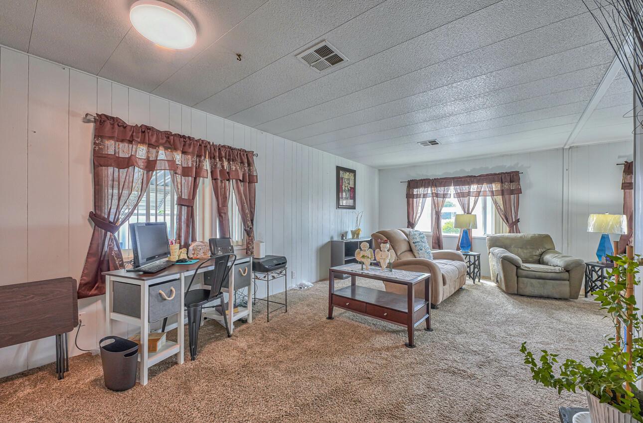 Detail Gallery Image 5 of 39 For 150 Kern St #113,  Salinas,  CA 93905 - 2 Beds | 2 Baths