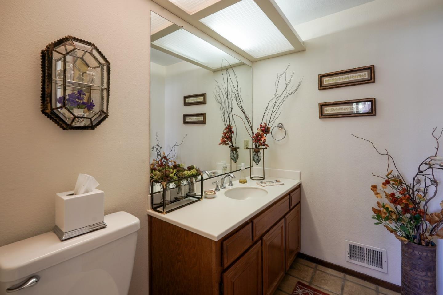 Detail Gallery Image 20 of 47 For 28044 Dove Ct, Carmel,  CA 93923 - 3 Beds | 3/1 Baths
