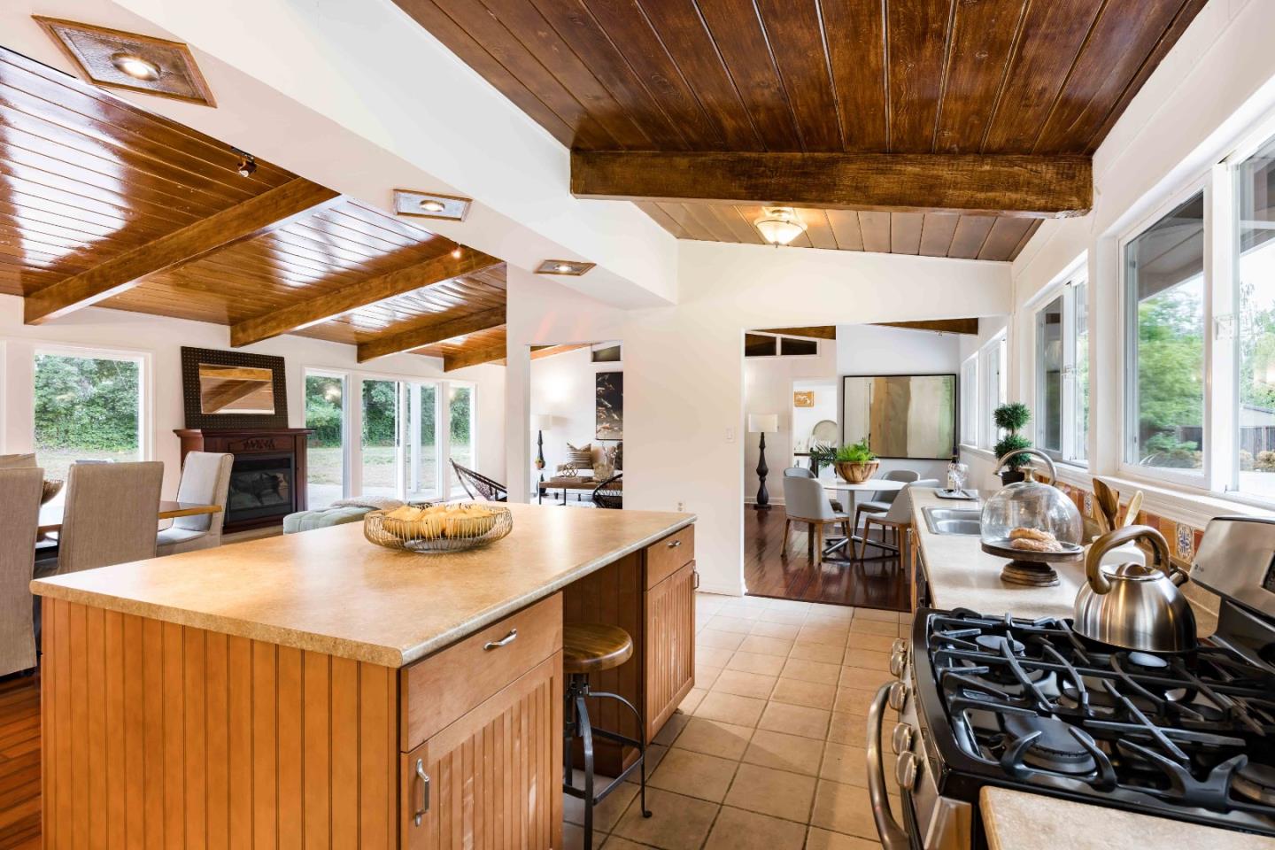 Detail Gallery Image 14 of 26 For 64 Fairview Ave, Atherton,  CA 94027 - 4 Beds | 2/1 Baths