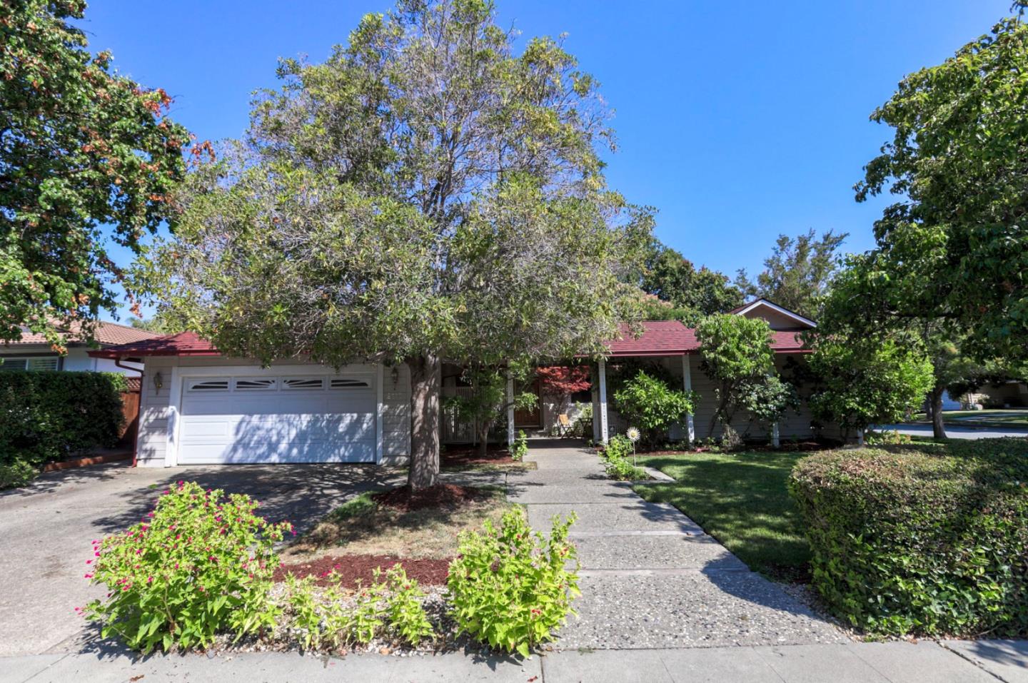 Detail Gallery Image 1 of 1 For 2337 Loma Park Ct, San Jose,  CA 95124 - 4 Beds | 2 Baths