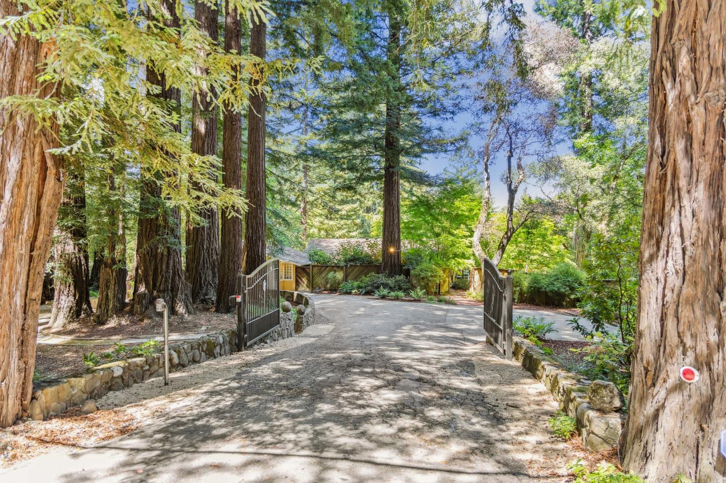 1600 La Honda Rd, Woodside, CA 94062 3 Beds 2/1 Baths (Contingent) ML81937507 MLSL