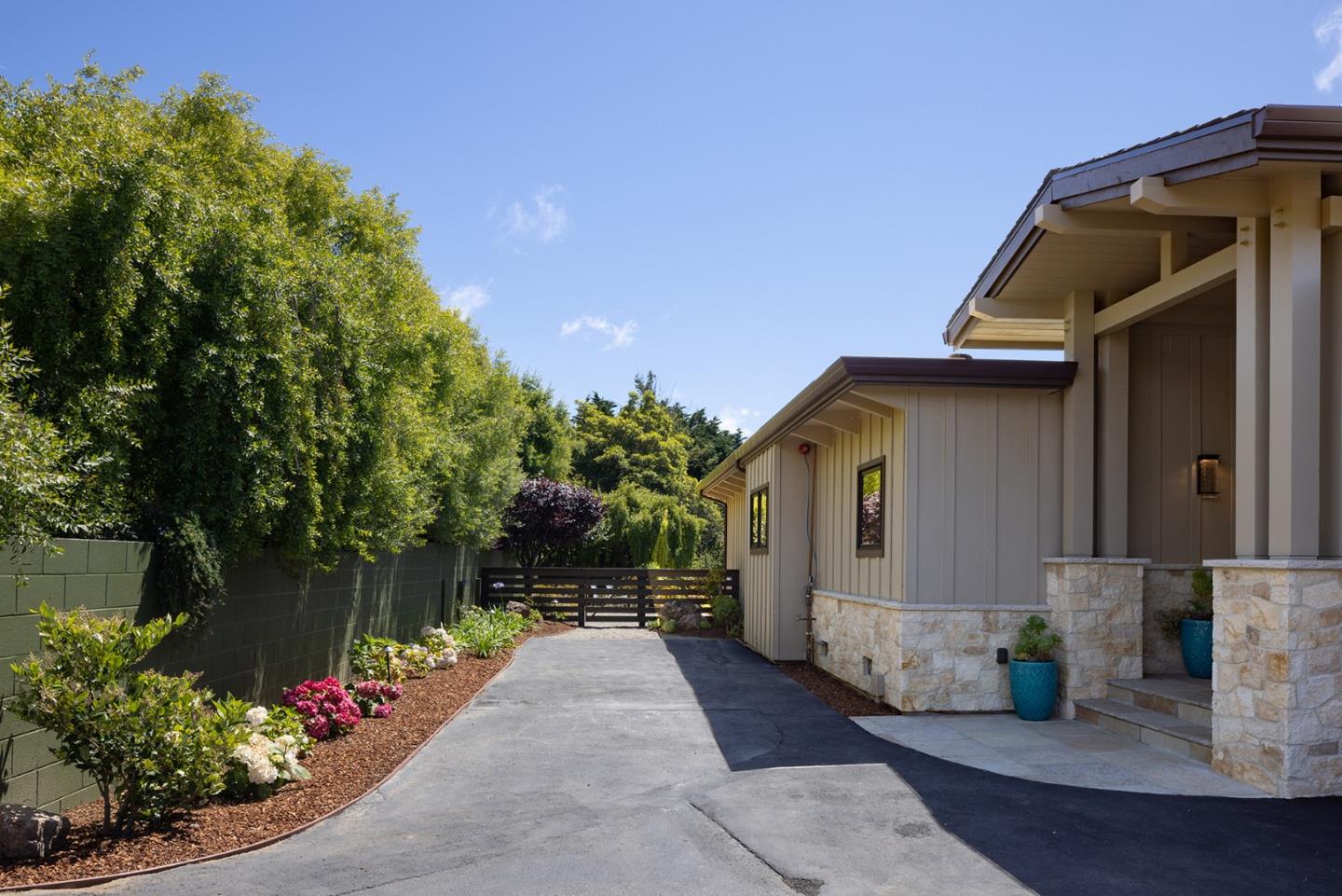 Detail Gallery Image 6 of 31 For 3462 Lazarro Dr, Carmel,  CA 93923 - 4 Beds | 2/1 Baths