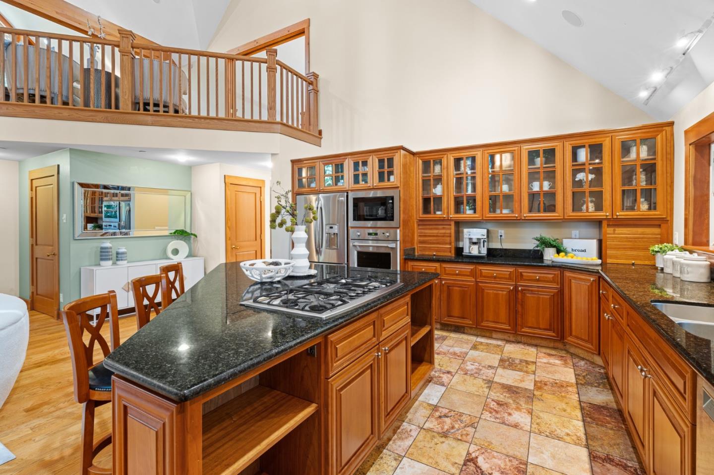 Detail Gallery Image 16 of 61 For 13370 Skyline Blvd, Woodside,  CA 94062 - 3 Beds | 4 Baths