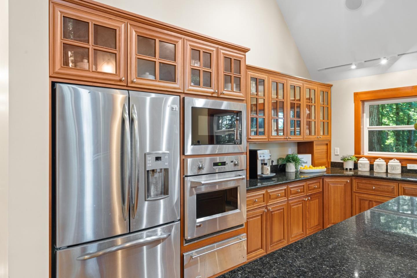 Detail Gallery Image 19 of 61 For 13370 Skyline Blvd, Woodside,  CA 94062 - 3 Beds | 4 Baths