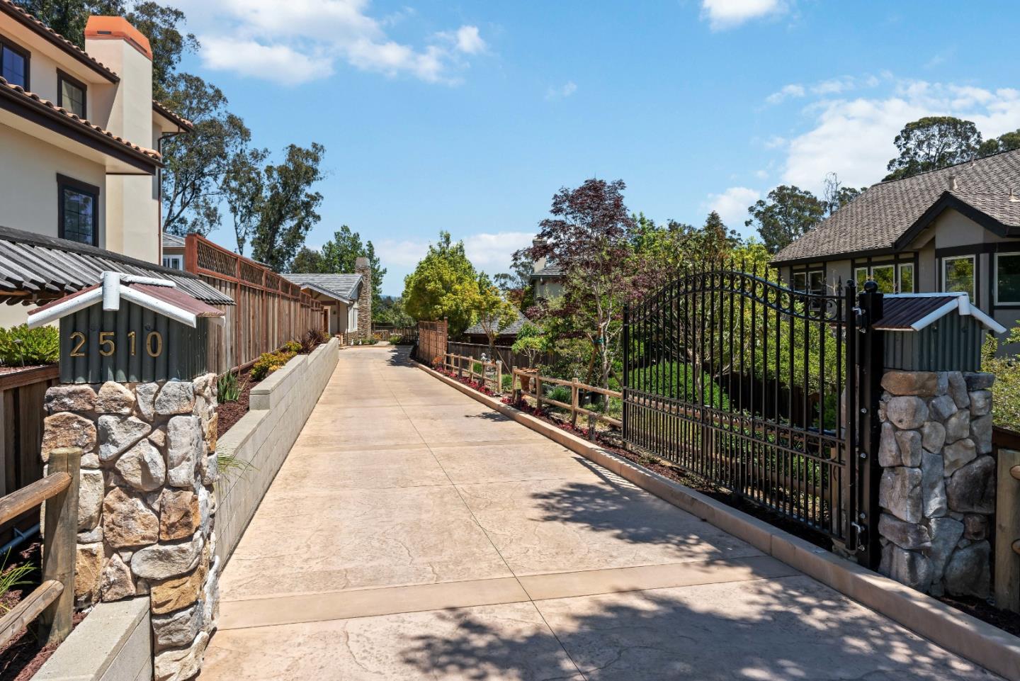 Detail Gallery Image 4 of 86 For 2510 Benson Ave, Santa Cruz,  CA 95065 - 4 Beds | 3 Baths