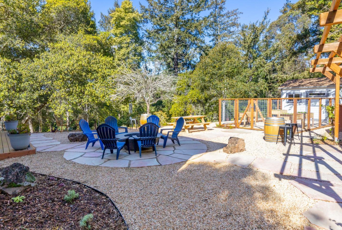 Detail Gallery Image 31 of 51 For 32 Eastridge Dr, Santa Cruz,  CA 95060 - 3 Beds | 3 Baths