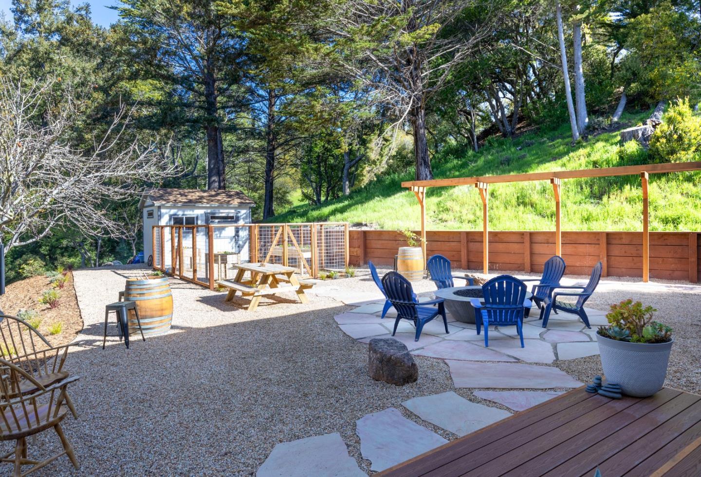 Detail Gallery Image 33 of 51 For 32 Eastridge Dr, Santa Cruz,  CA 95060 - 3 Beds | 3 Baths
