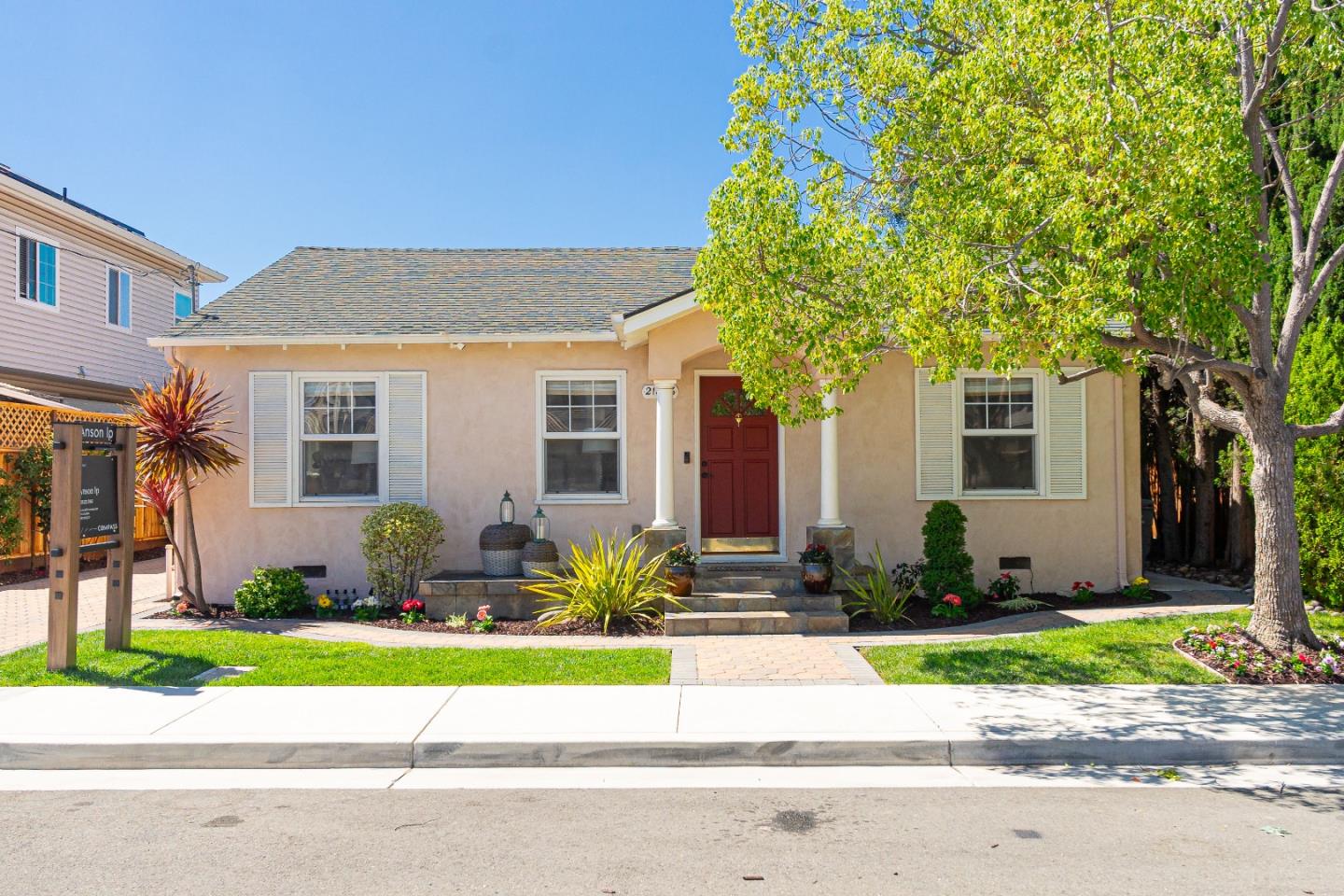 Detail Gallery Image 1 of 1 For 21856 Hermosa Ave, Cupertino,  CA 95014 - 4 Beds | 3 Baths