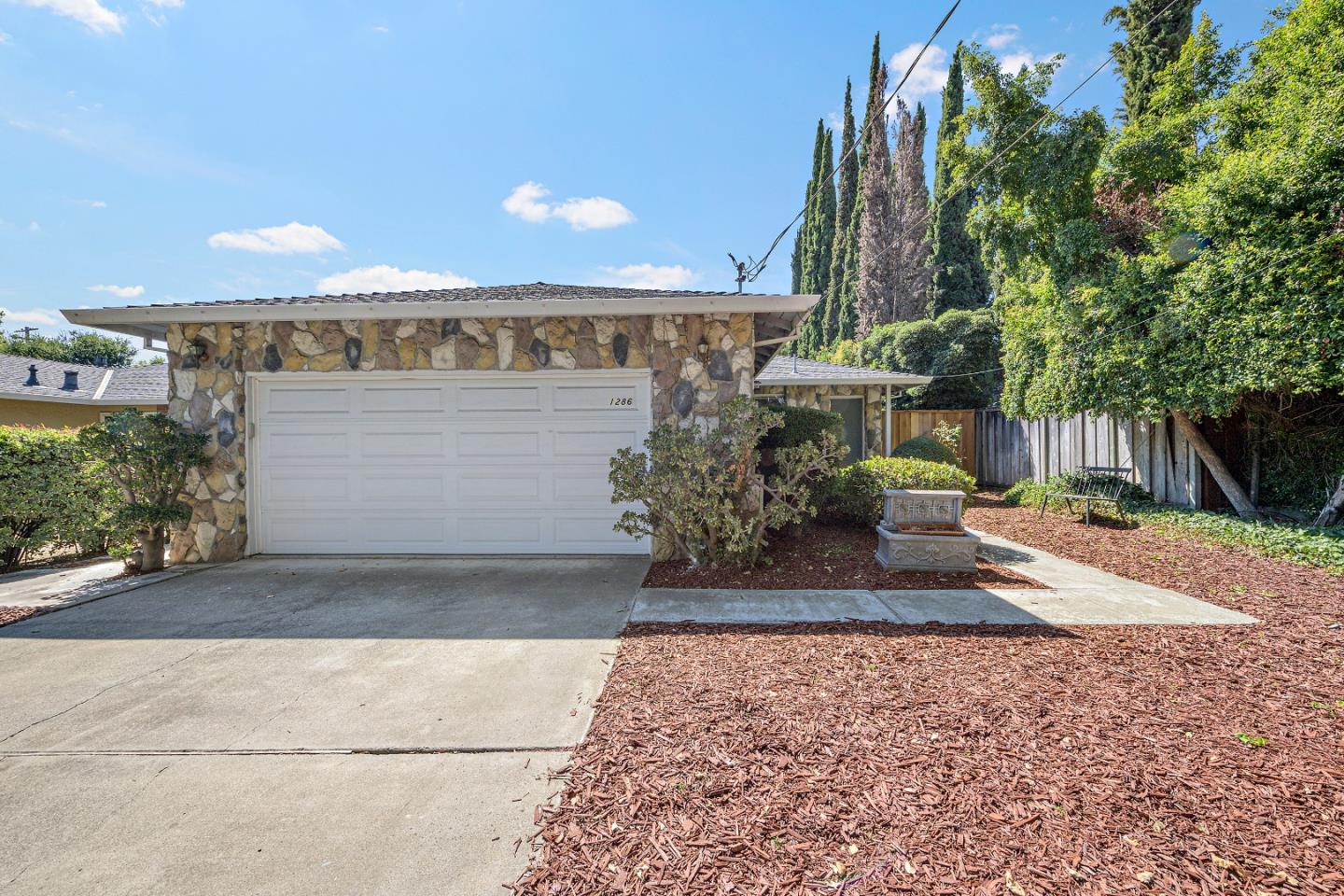 Detail Gallery Image 1 of 1 For 1286 Pine Ave, San Jose,  CA 95125 - 3 Beds | 2/1 Baths