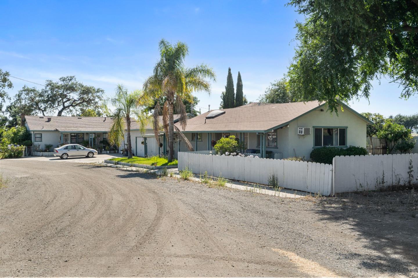 Detail Gallery Image 2 of 46 For 3665 Pacheco Pass Hwy, Gilroy,  CA 95020 - 3 Beds | 3 Baths