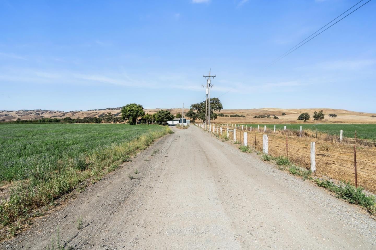 3665 Pacheco Pass Hwy, Gilroy, CA 95020 3 Beds 3 Baths