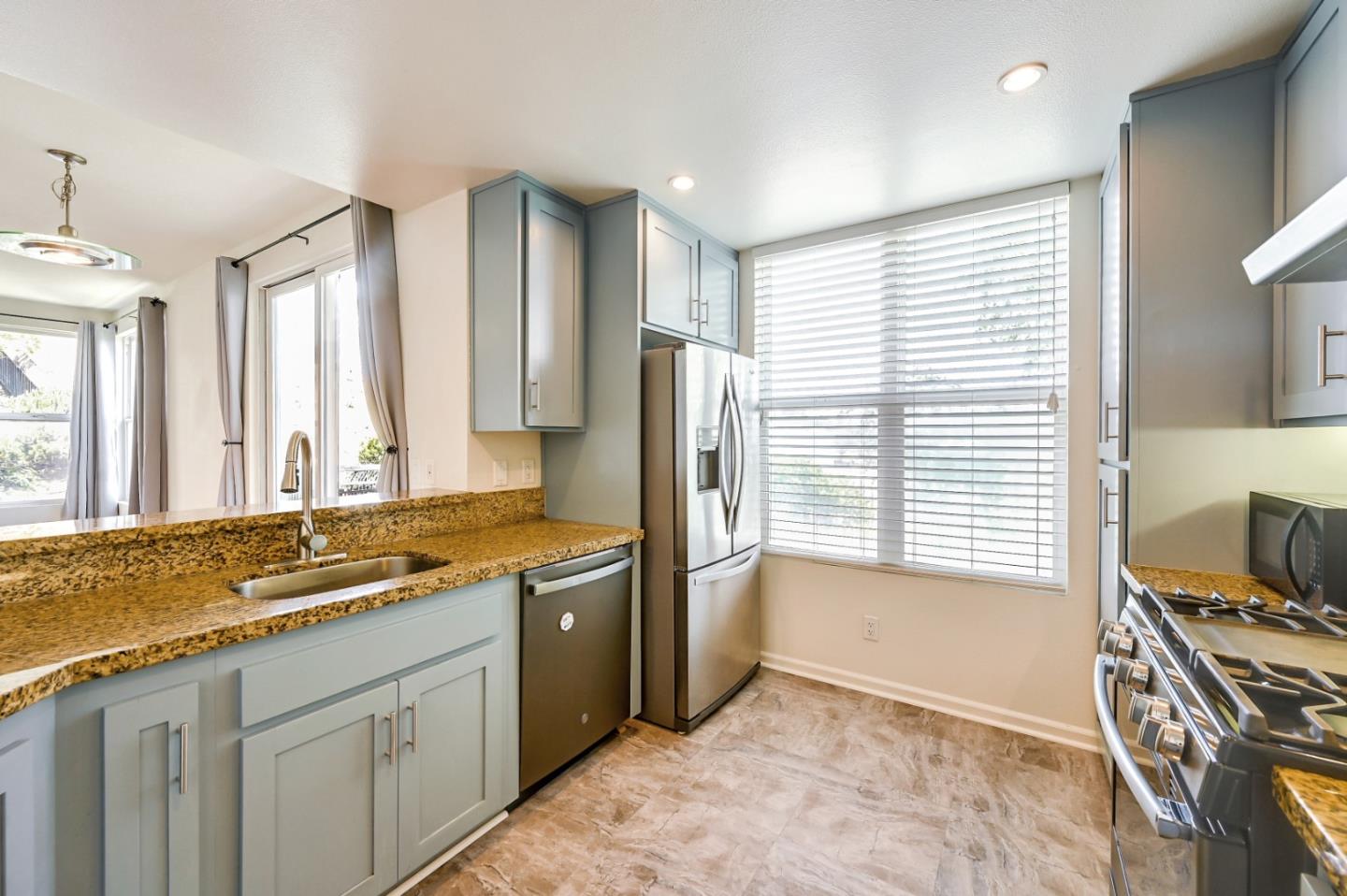 Detail Gallery Image 1 of 46 For 401 Crescent Ct #4205,  San Francisco,  CA 94134 - 2 Beds | 2 Baths