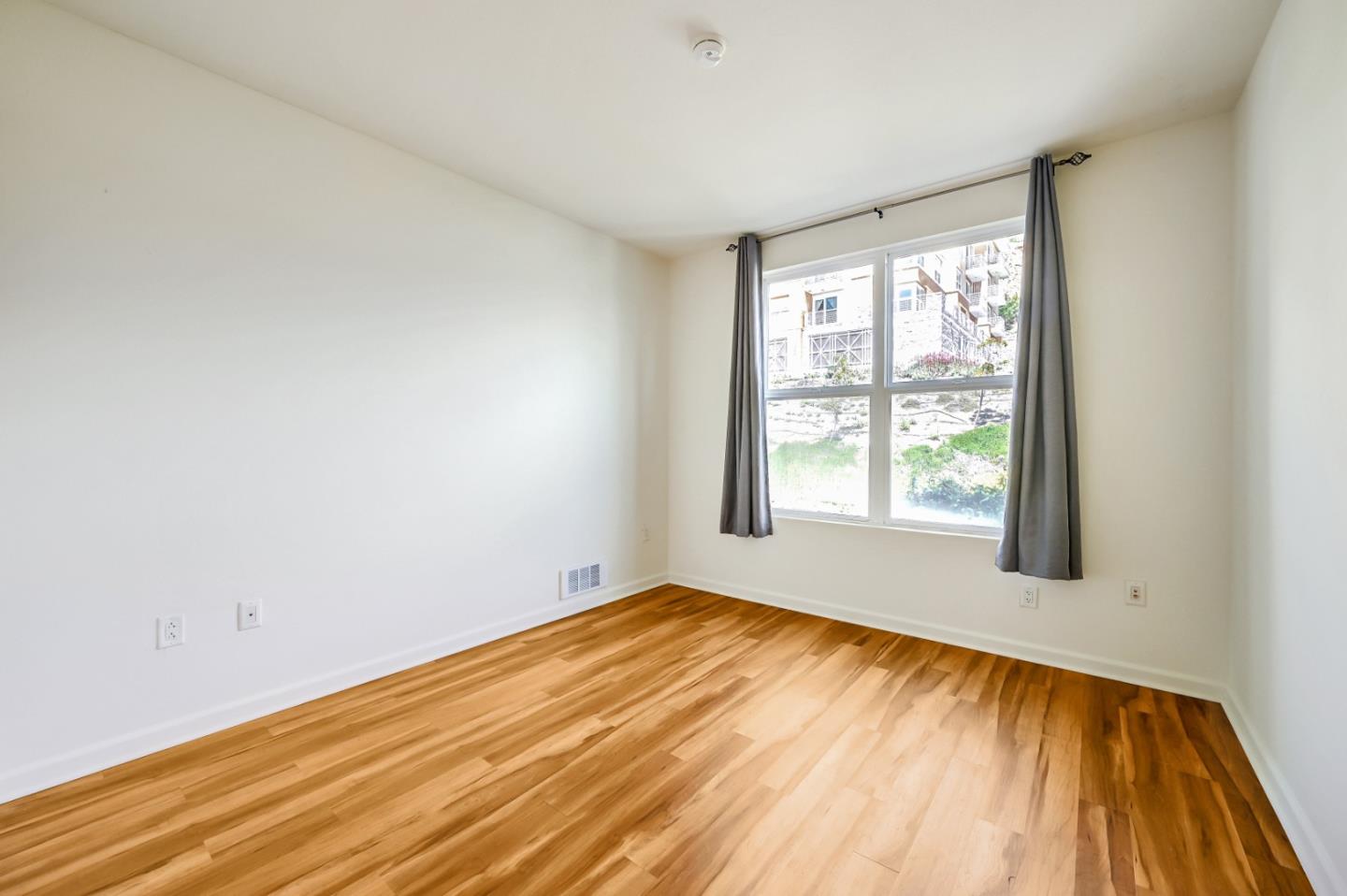 Detail Gallery Image 40 of 46 For 401 Crescent Ct #4205,  San Francisco,  CA 94134 - 2 Beds | 2 Baths
