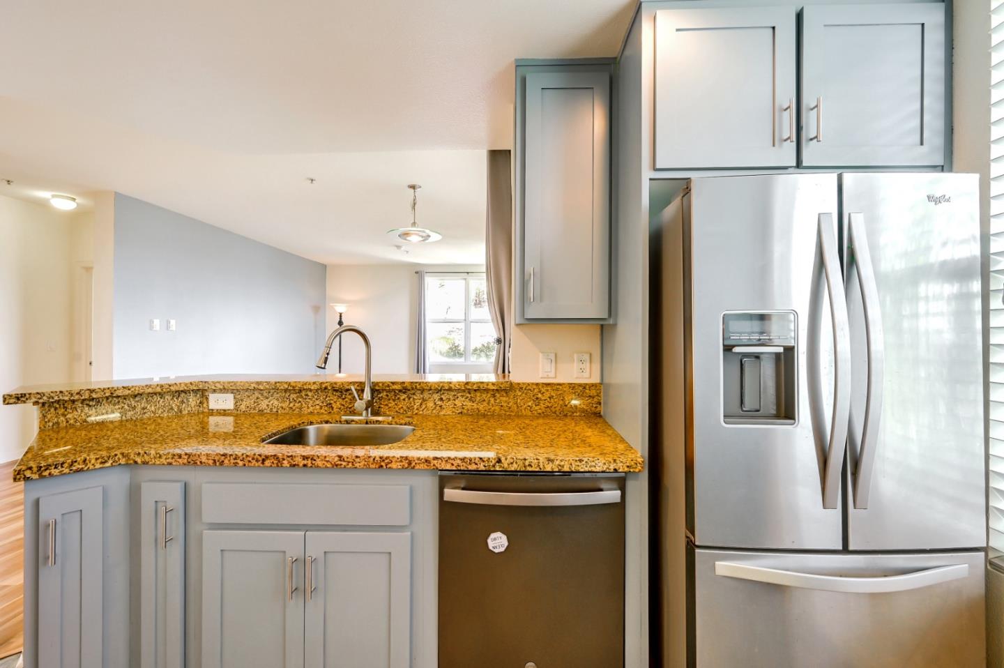 Detail Gallery Image 7 of 46 For 401 Crescent Ct #4205,  San Francisco,  CA 94134 - 2 Beds | 2 Baths