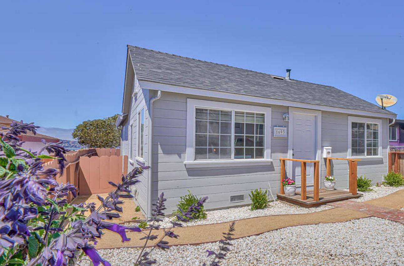 Detail Gallery Image 1 of 1 For 1693 Vallejo St, Seaside,  CA 93955 - 2 Beds | 1 Baths