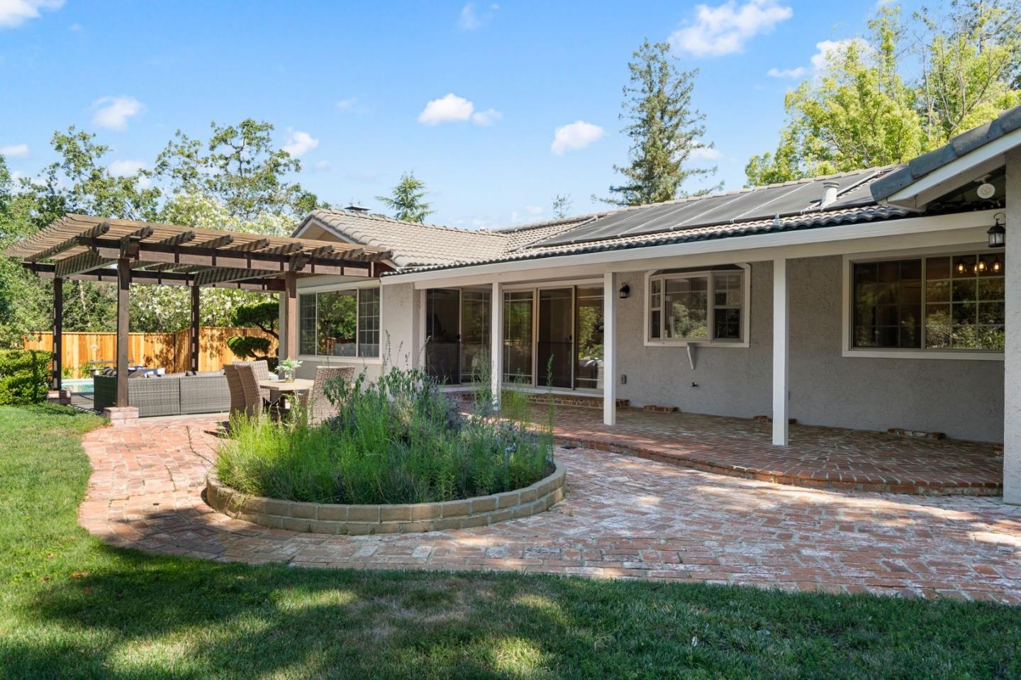 Detail Gallery Image 39 of 45 For 15459 via Palomino, Monte Sereno,  CA 95030 - 5 Beds | 3/1 Baths
