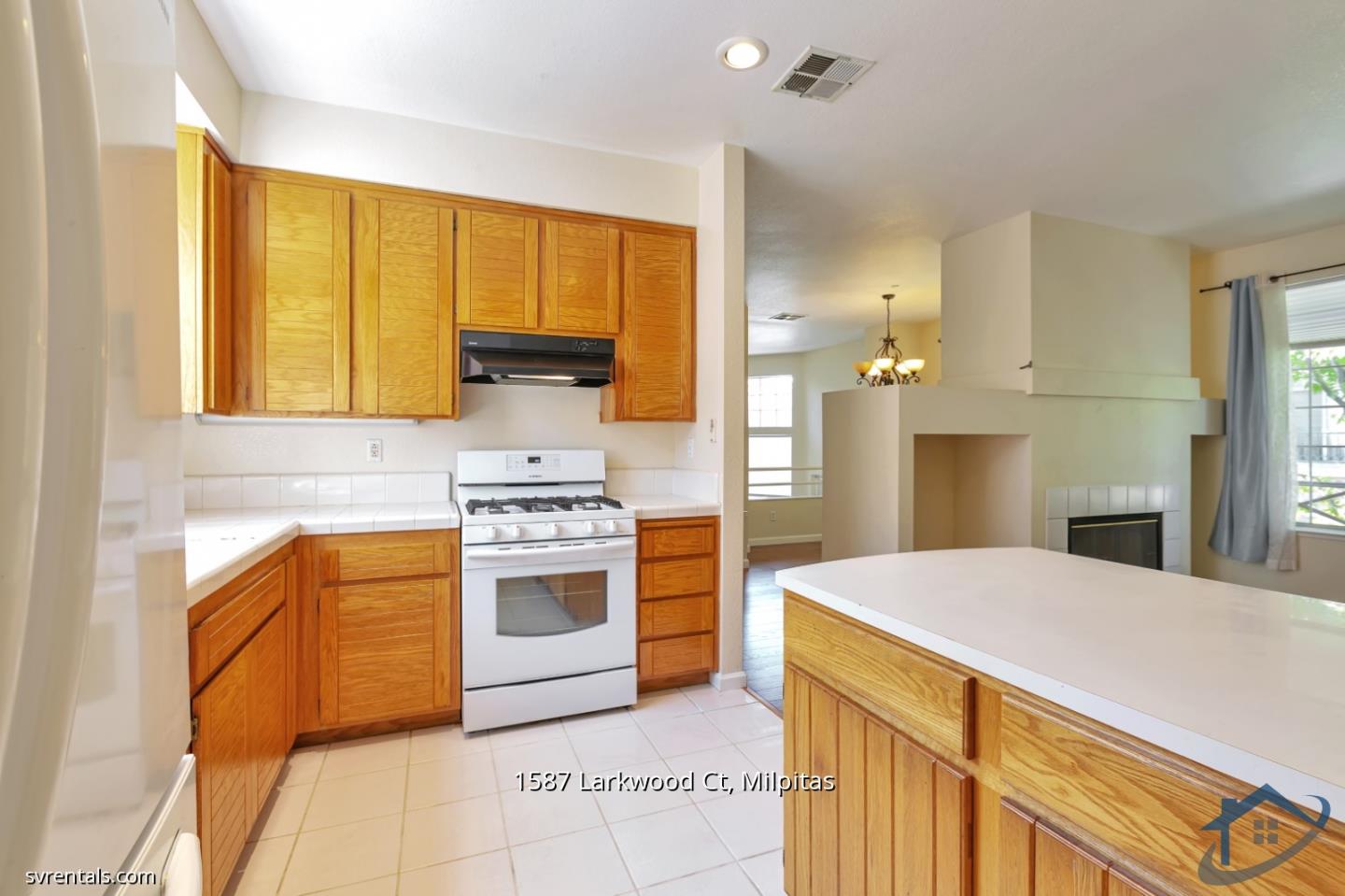 Detail Gallery Image 1 of 1 For 1587 Larkwood Ct, Milpitas,  CA 95035 - 3 Beds | 2/1 Baths