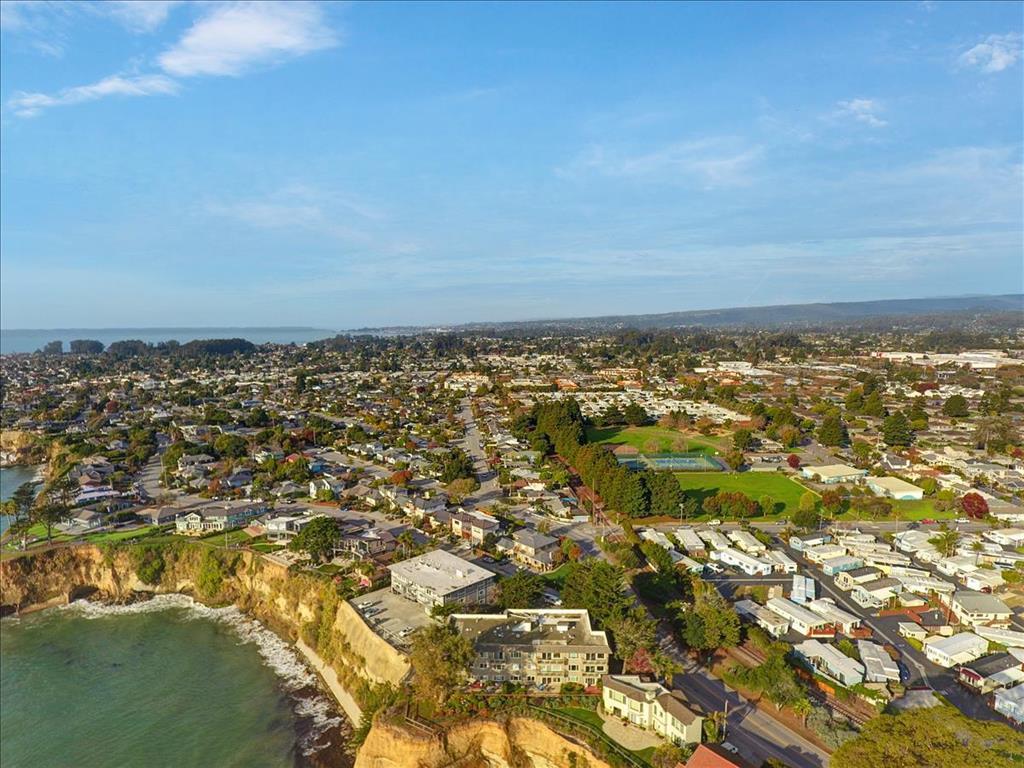 Detail Gallery Image 33 of 39 For 4820 Opal Cliff Dr #102,  Capitola,  CA 95010 - 1 Beds | 1 Baths