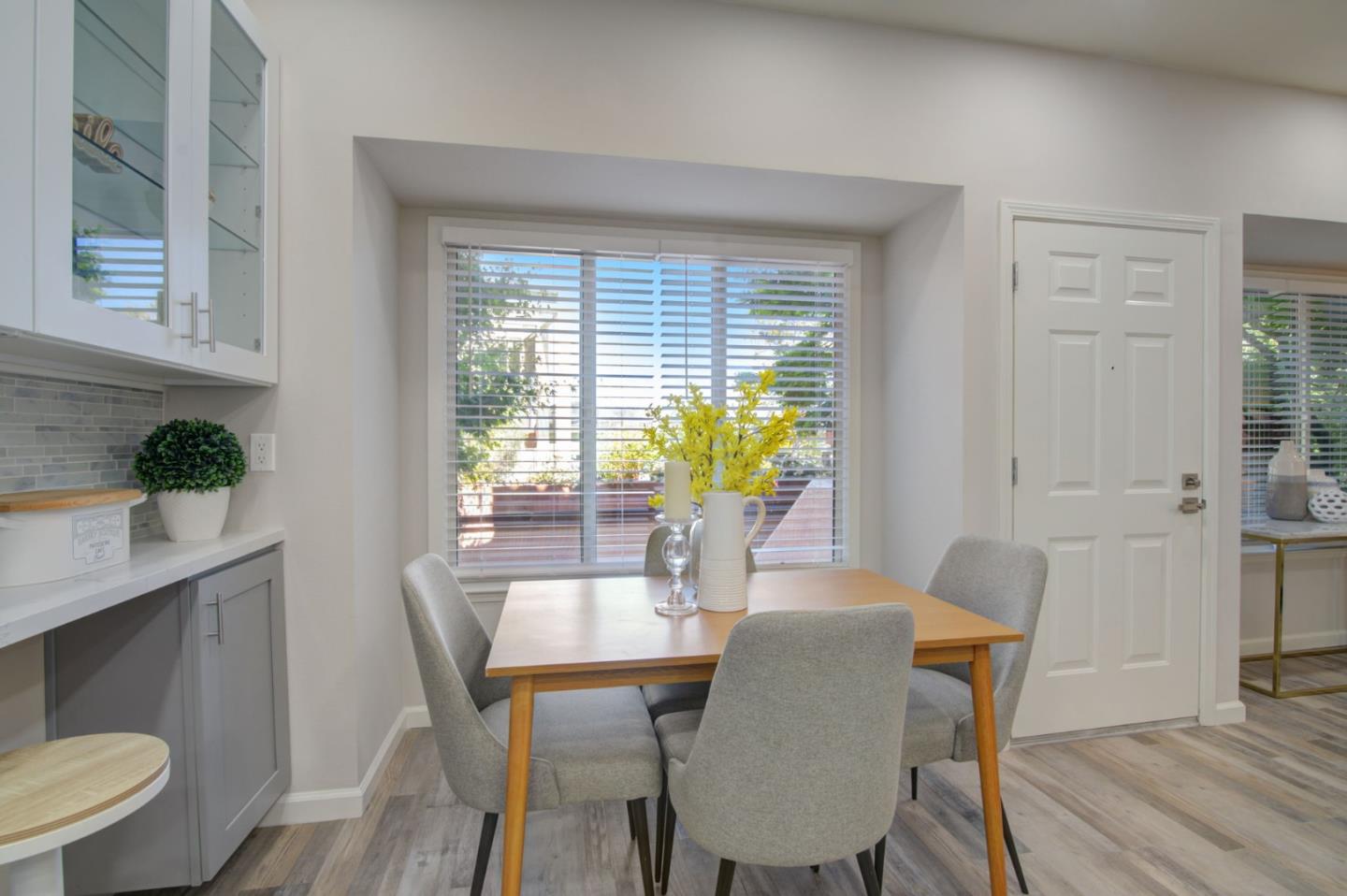 Detail Gallery Image 13 of 47 For 25 Mcaker Ct #135,  San Mateo,  CA 94403 - 3 Beds | 2/1 Baths
