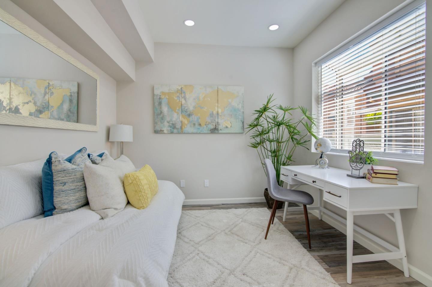 Detail Gallery Image 16 of 47 For 25 Mcaker Ct #135,  San Mateo,  CA 94403 - 3 Beds | 2/1 Baths