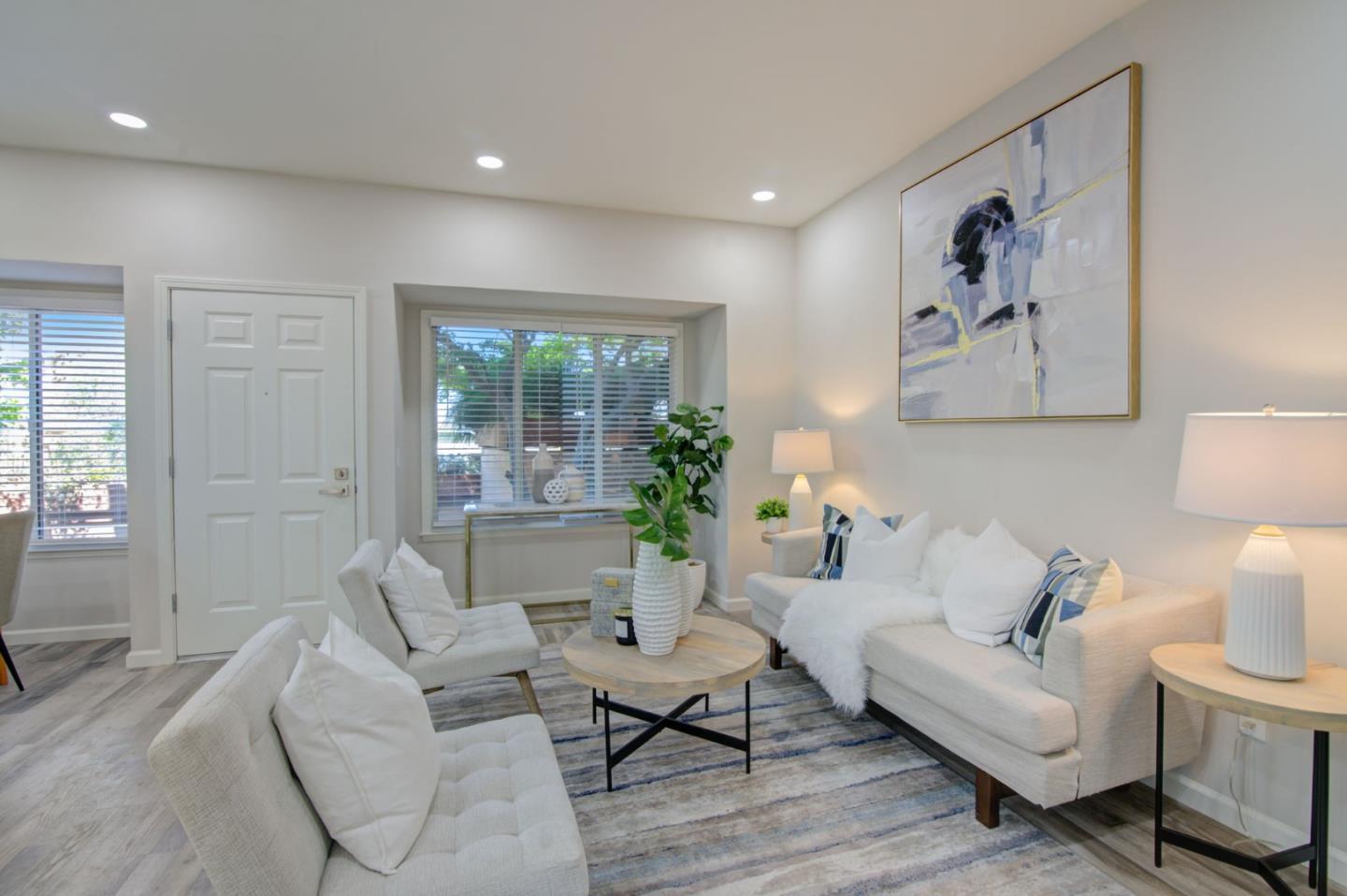 Detail Gallery Image 4 of 47 For 25 Mcaker Ct #135,  San Mateo,  CA 94403 - 3 Beds | 2/1 Baths
