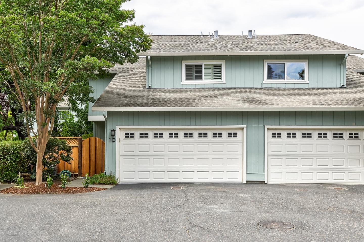 Detail Gallery Image 1 of 1 For 950 Boranda Ave #10,  Mountain View,  CA 94040 - 3 Beds | 2/1 Baths