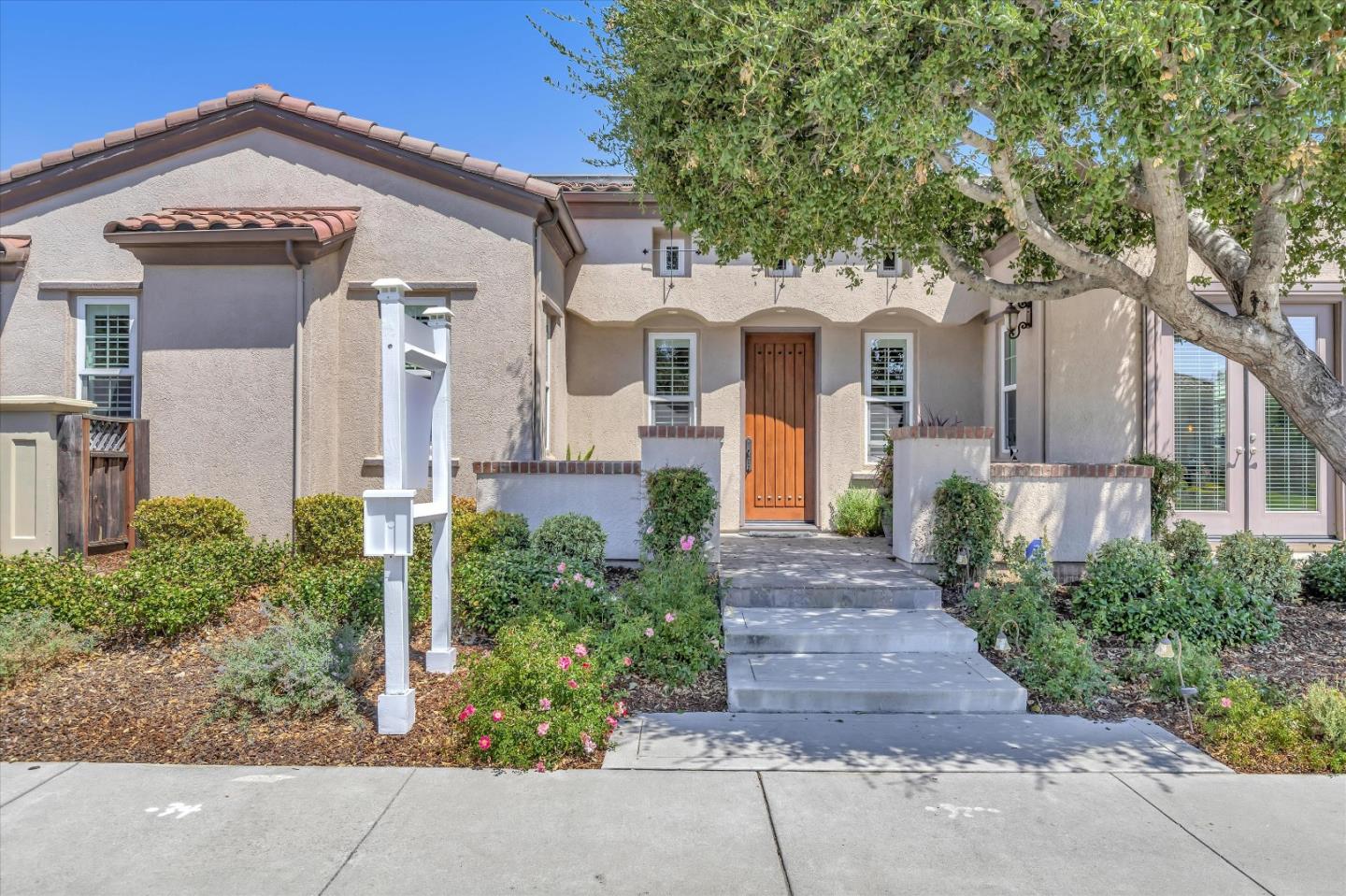 Detail Gallery Image 1 of 1 For 695 Connemara Dr, Morgan Hill,  CA 95037 - 3 Beds | 2 Baths