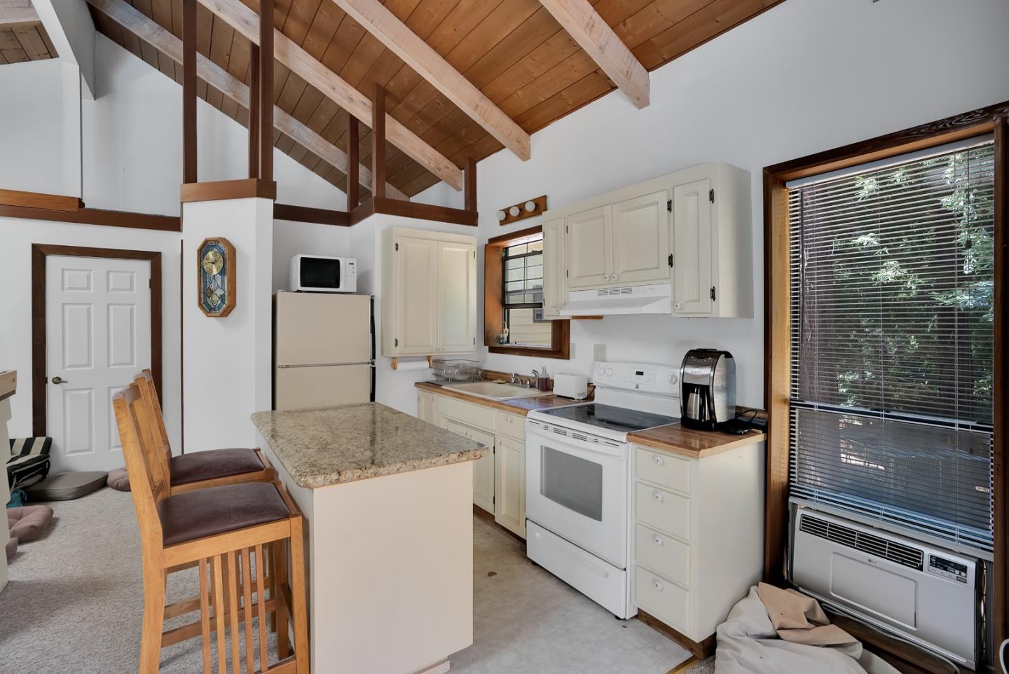 Detail Gallery Image 46 of 58 For 1711 Vine Hill Rd, Santa Cruz,  CA 95065 - 4 Beds | 3/1 Baths