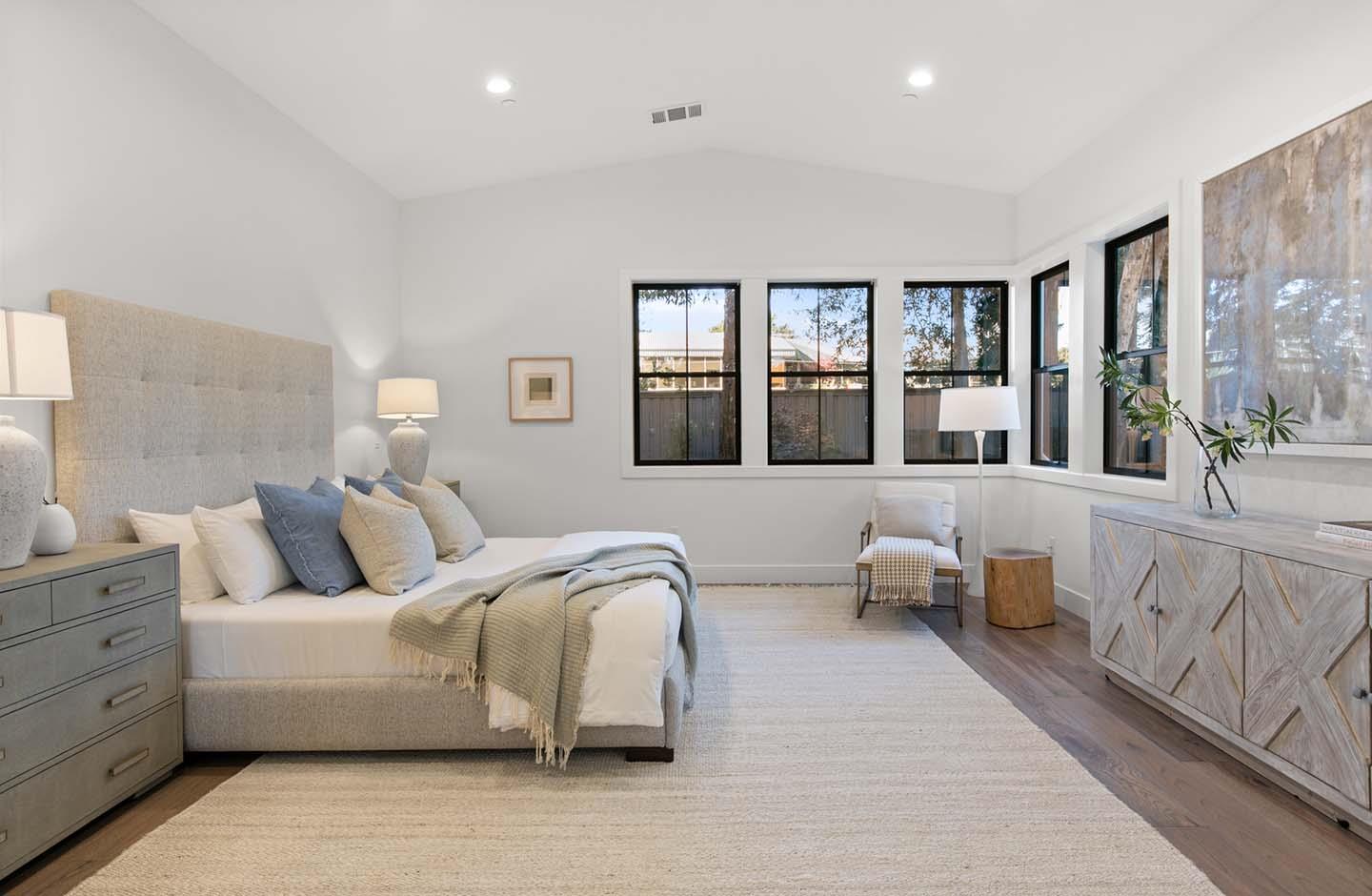 Detail Gallery Image 24 of 42 For 1 Nora Way, Atherton,  CA 94027 - 5 Beds | 5/1 Baths