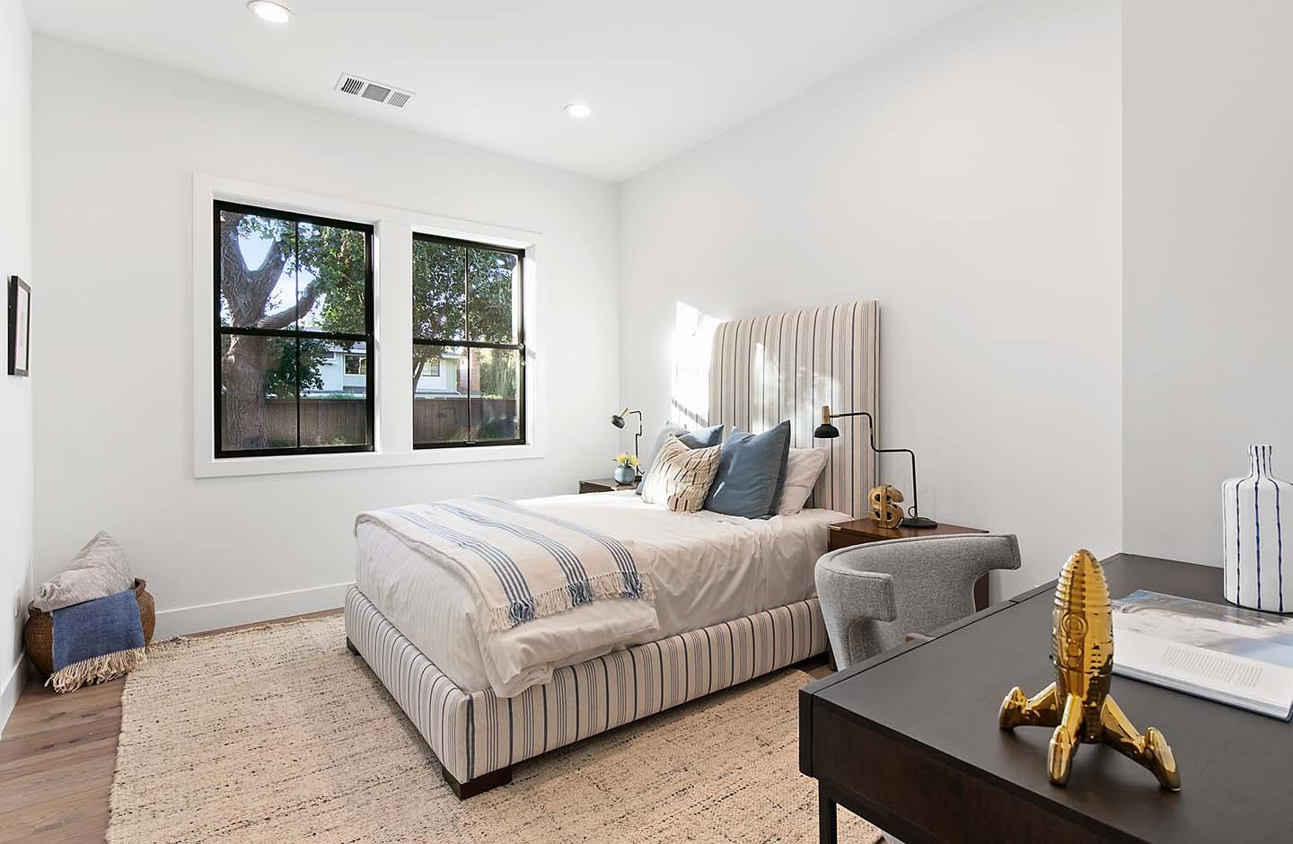 Detail Gallery Image 30 of 42 For 1 Nora Way, Atherton,  CA 94027 - 5 Beds | 5/1 Baths