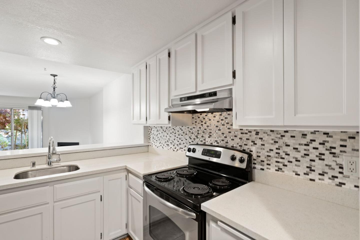 Detail Gallery Image 14 of 37 For 1098 Indian Summer Ct, San Jose,  CA 95122 - 2 Beds | 2/1 Baths