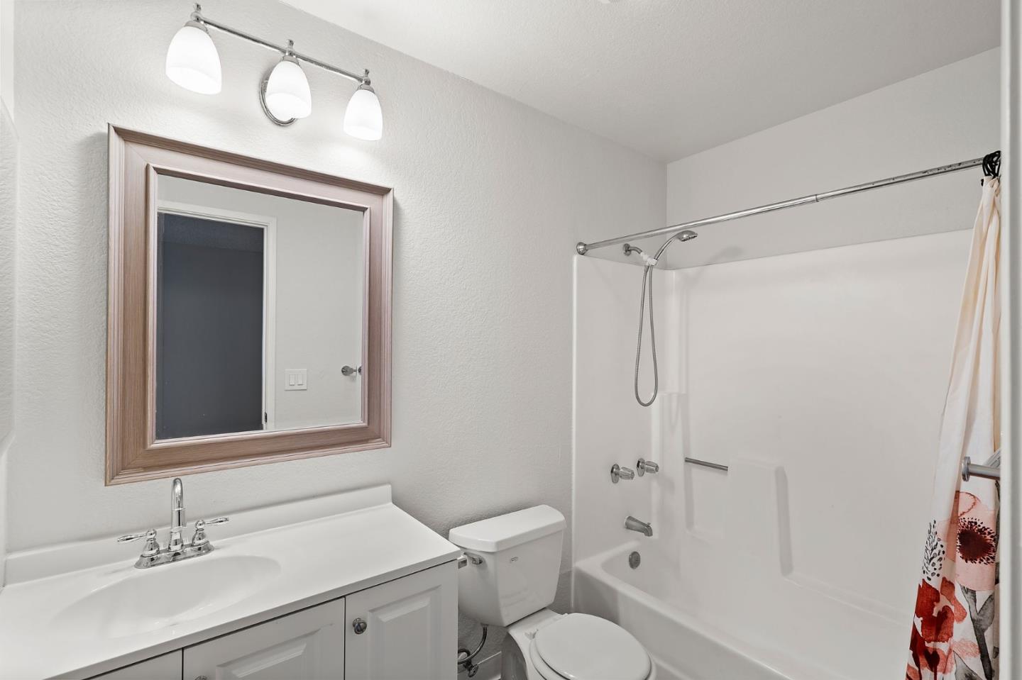 Detail Gallery Image 25 of 37 For 1098 Indian Summer Ct, San Jose,  CA 95122 - 2 Beds | 2/1 Baths