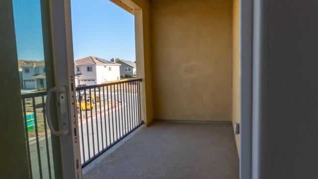 Detail Gallery Image 16 of 20 For 1590 Bundeson Cir #3,  Hollister,  CA 95023 - 4 Beds | 2/1 Baths
