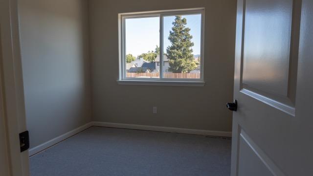 Detail Gallery Image 19 of 20 For 1590 Bundeson Cir #3,  Hollister,  CA 95023 - 4 Beds | 2/1 Baths
