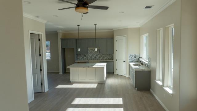 Detail Gallery Image 7 of 20 For 1590 Bundeson Cir #3,  Hollister,  CA 95023 - 4 Beds | 2/1 Baths