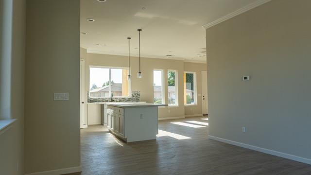 Detail Gallery Image 9 of 20 For 1590 Bundeson Cir #3,  Hollister,  CA 95023 - 4 Beds | 2/1 Baths