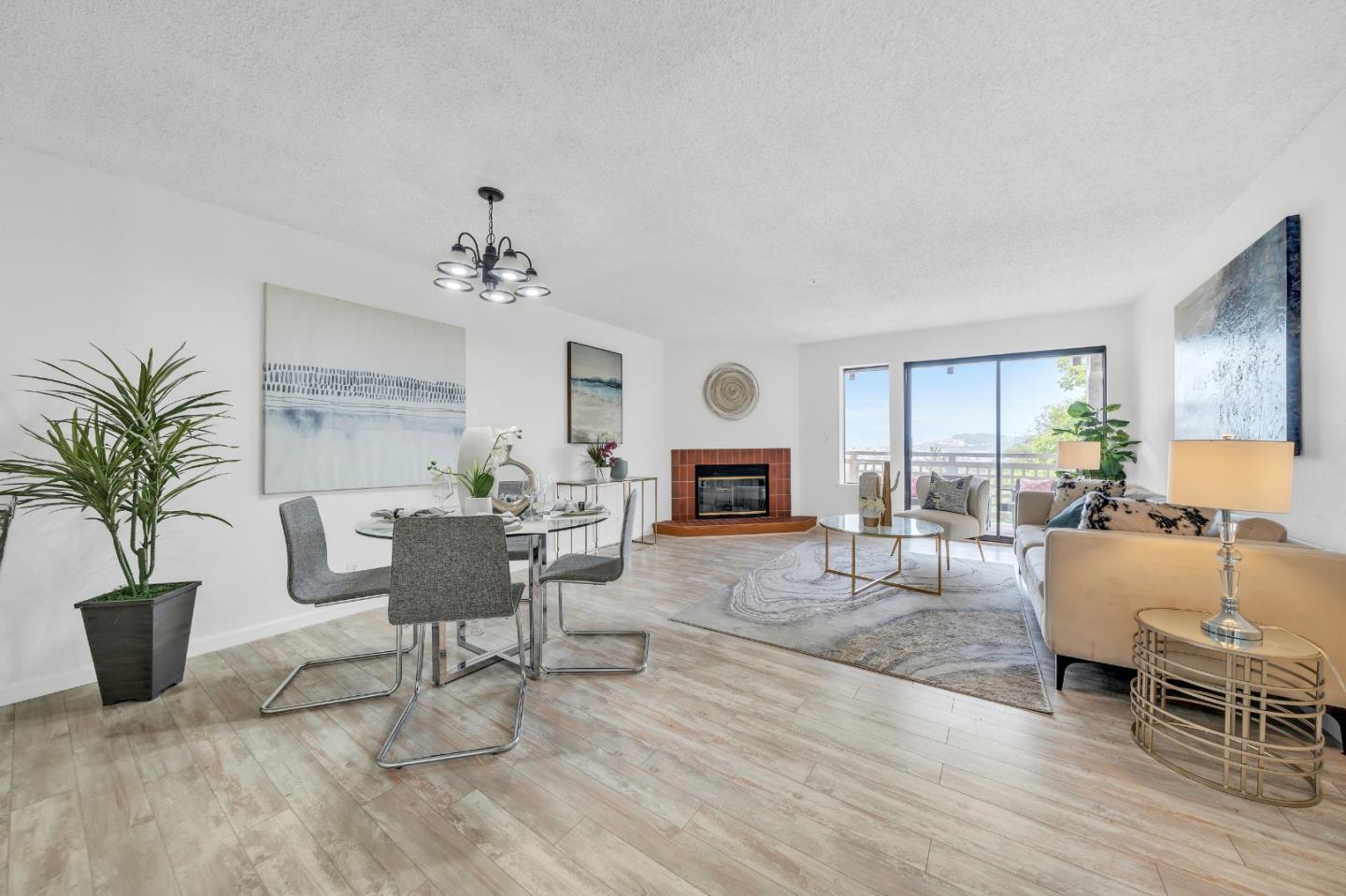 Detail Gallery Image 4 of 22 For 2102 Wildflower Ct, Daly City,  CA 94014 - 3 Beds | 2 Baths